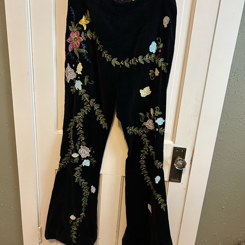 🌼 CU Burn it Down Floral Embroidered Black Velvet Pants - Picture 6 of 11